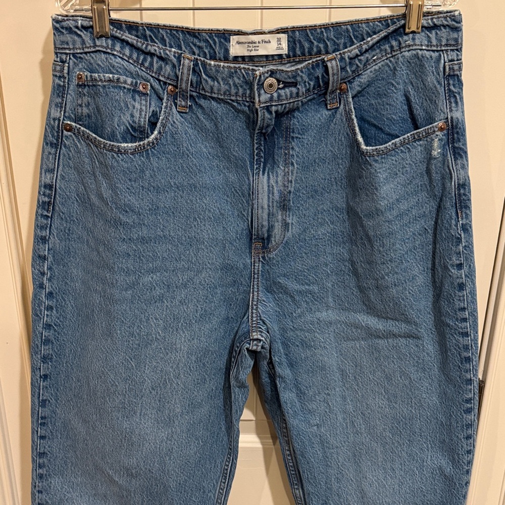 Abercrombie & Fitch The Loose High Rise Medium Wash Jeans